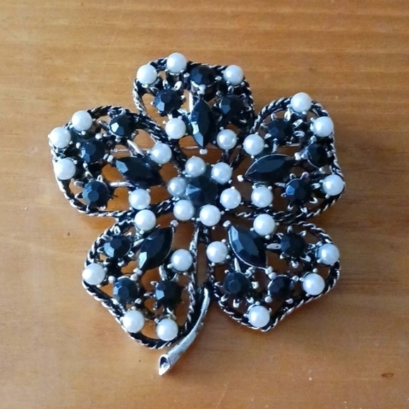 Vintage Large 5 Petal Brooch or Pendant - Picture 1 of 2